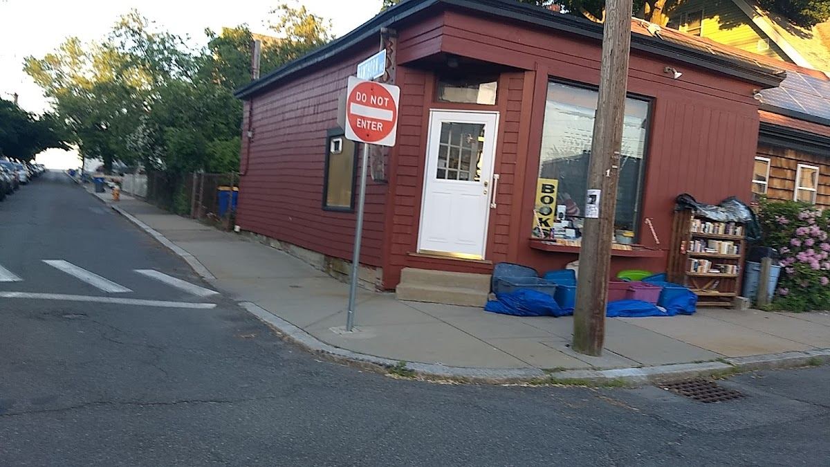 Simon's Winthrop Bookstore