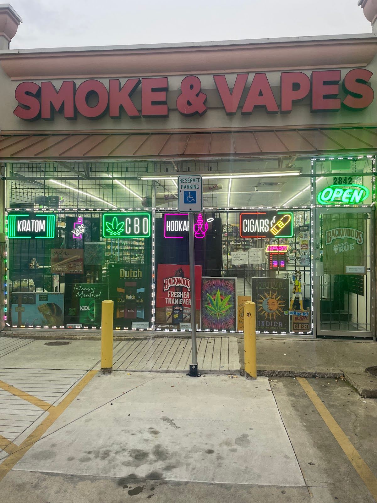 Smoke & Vapes