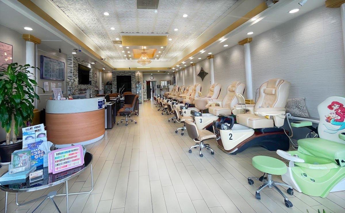 New Nails & Spa