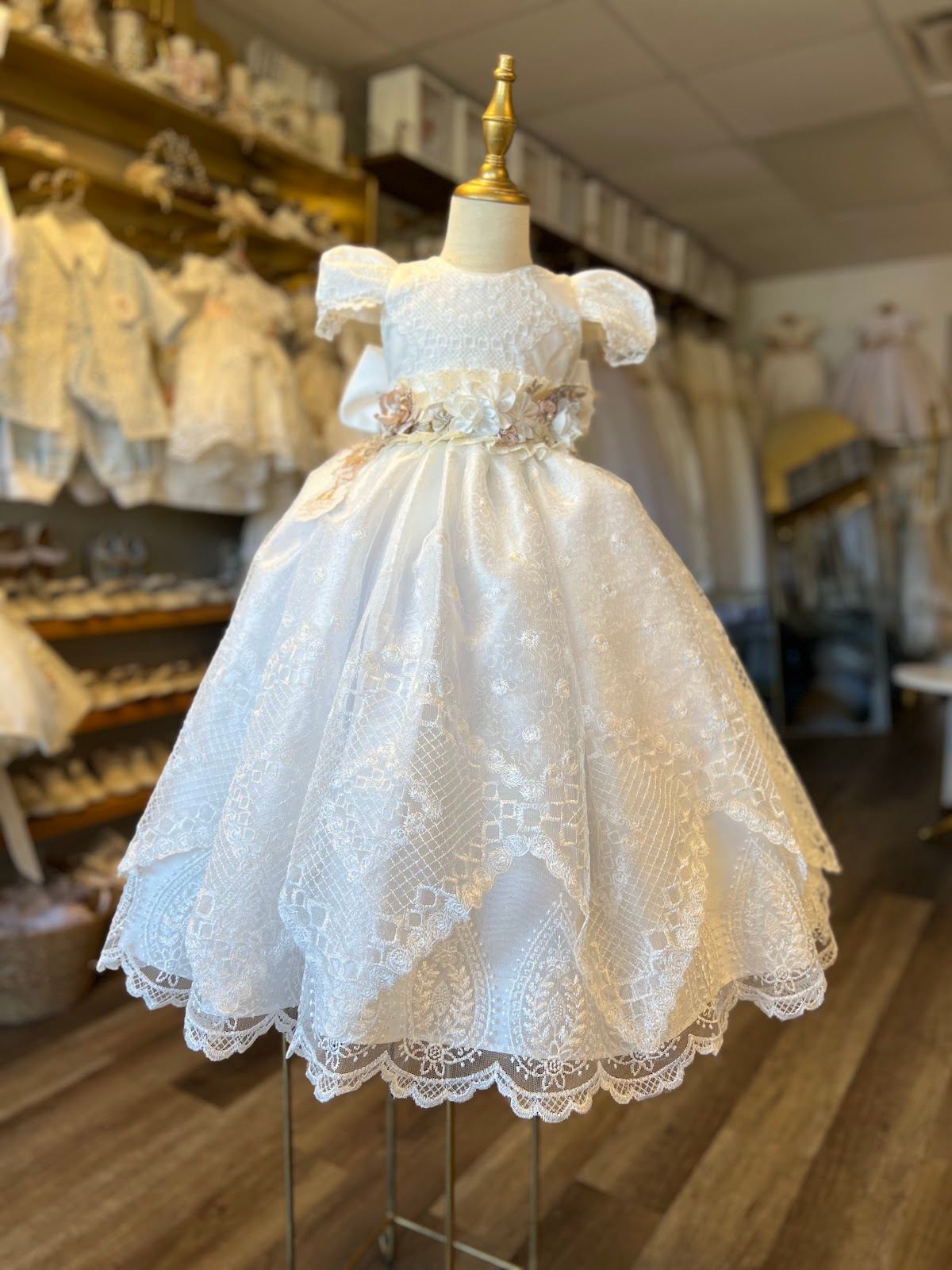 Ropón Bautizo | Vestido Comunión | Zapatos blancos niño y niña | Artículos Católicos Dallas