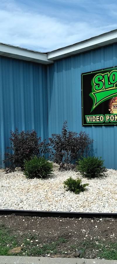 Vitale's Hideaway Gaming Bar & Grill photo 3