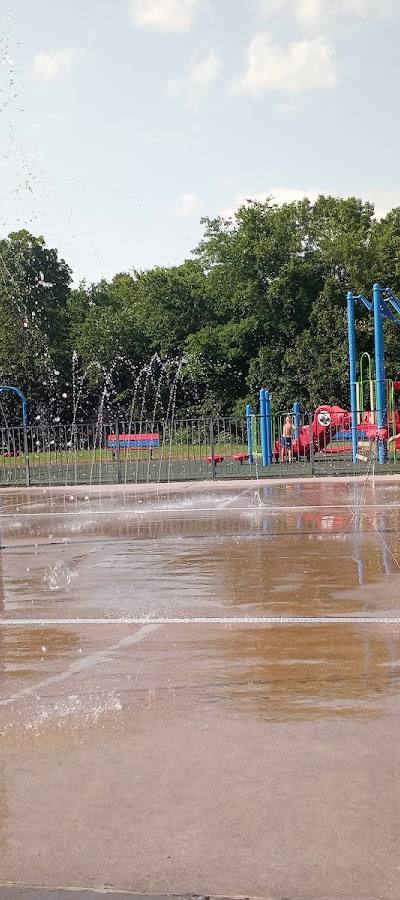 Evergreen Park - St. Clair SPRAY PARK photo 2