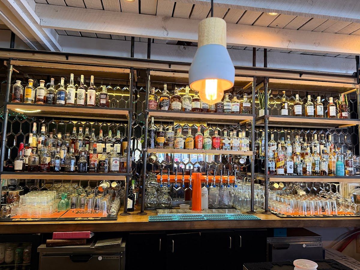HOBNOB Neighborhood Tavern