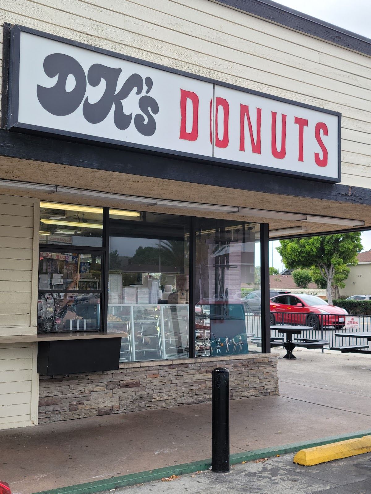 DK's Donuts