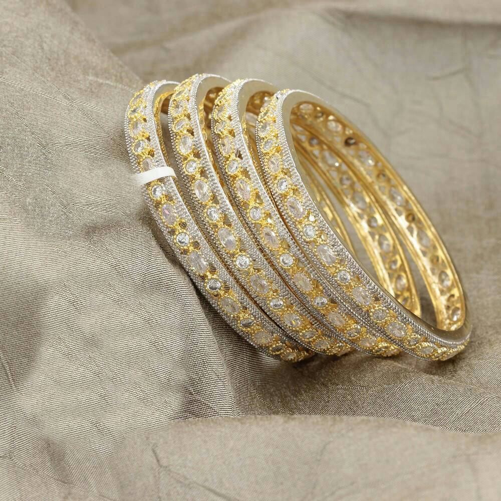 ELEGANCE MADE 4 U