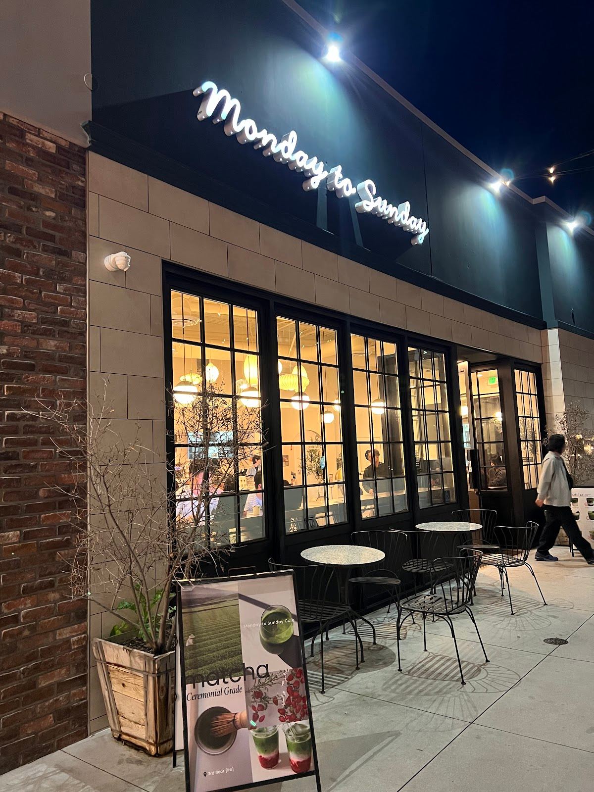 Monday to Sunday Cafe & Brunch
