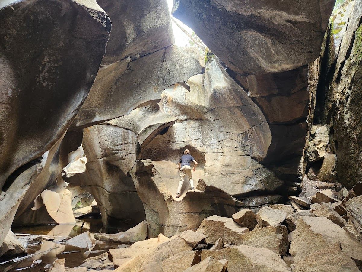 Grottos Trail