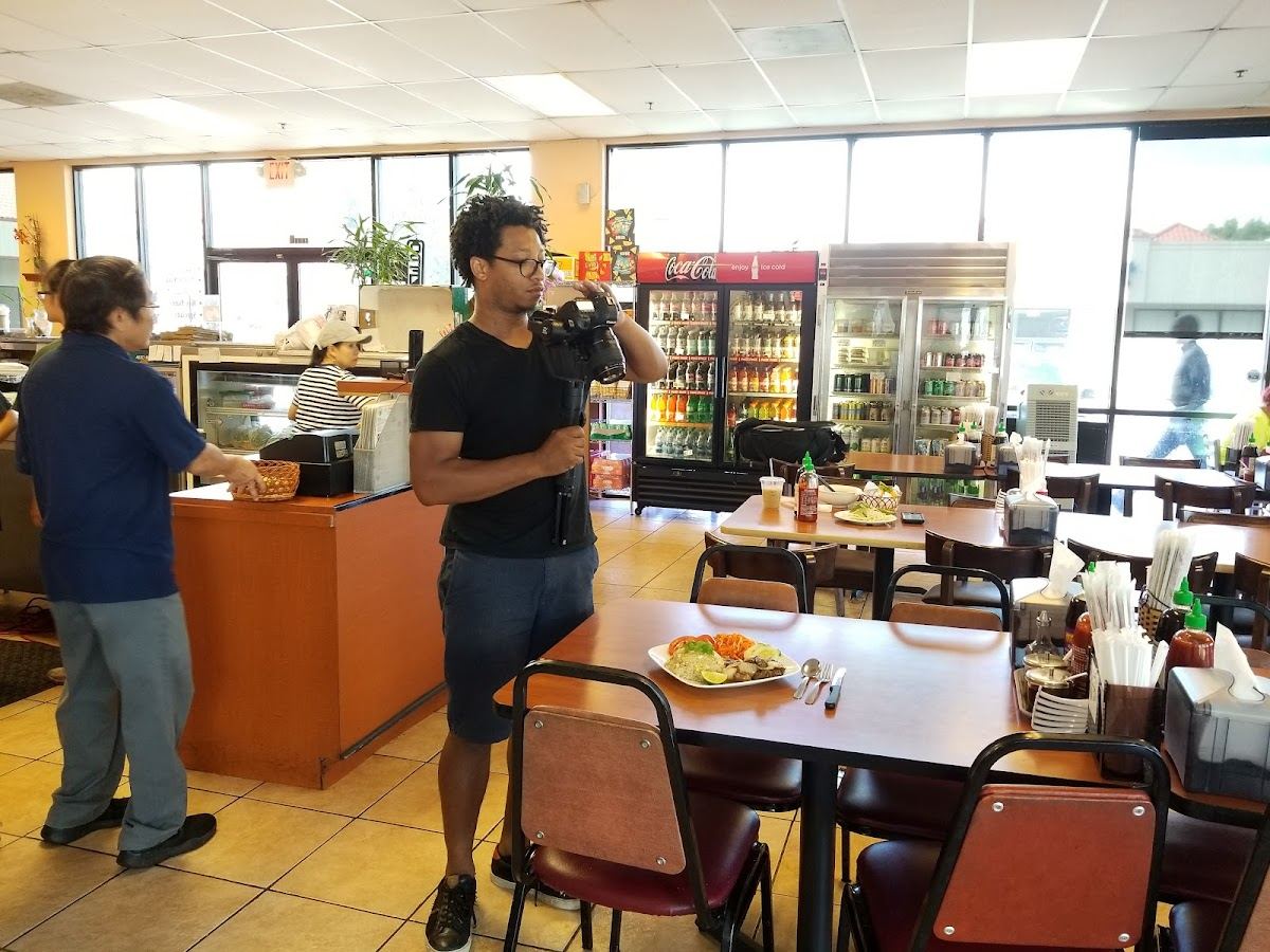 Lee's Bakery