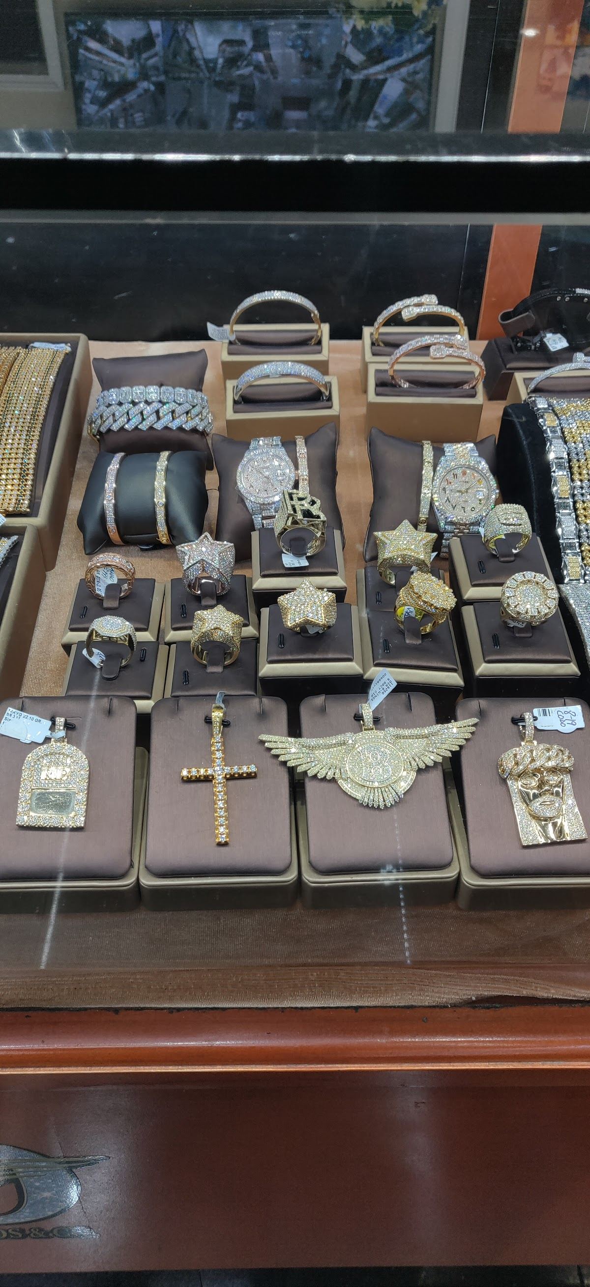 Lucky Diamonds & Co
