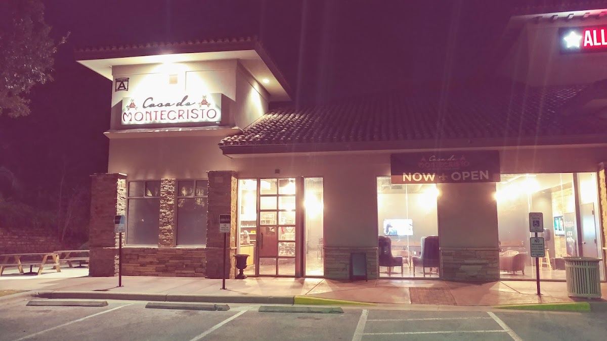 Casa de Montecristo Cigar Lounge