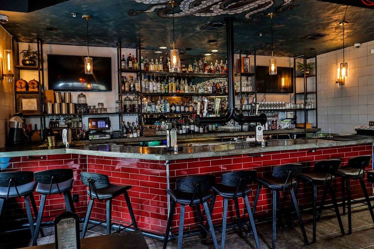 District Kitchen + Cocktails