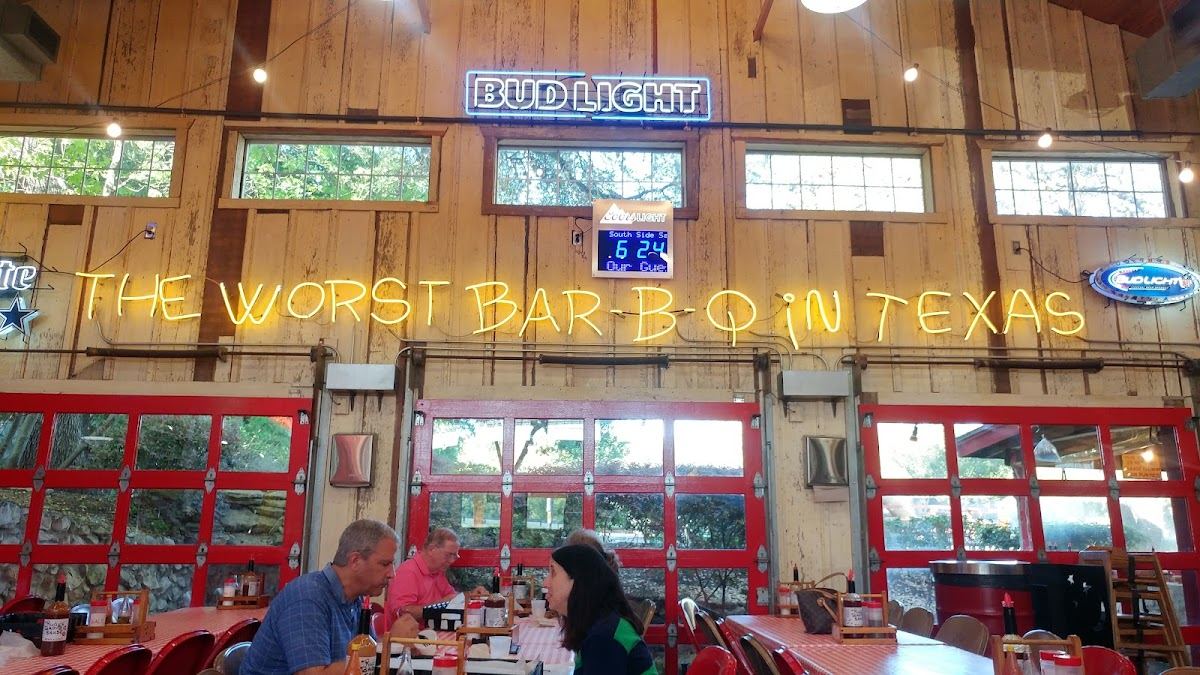 Rudy's "Country Store" and Bar-B-Q