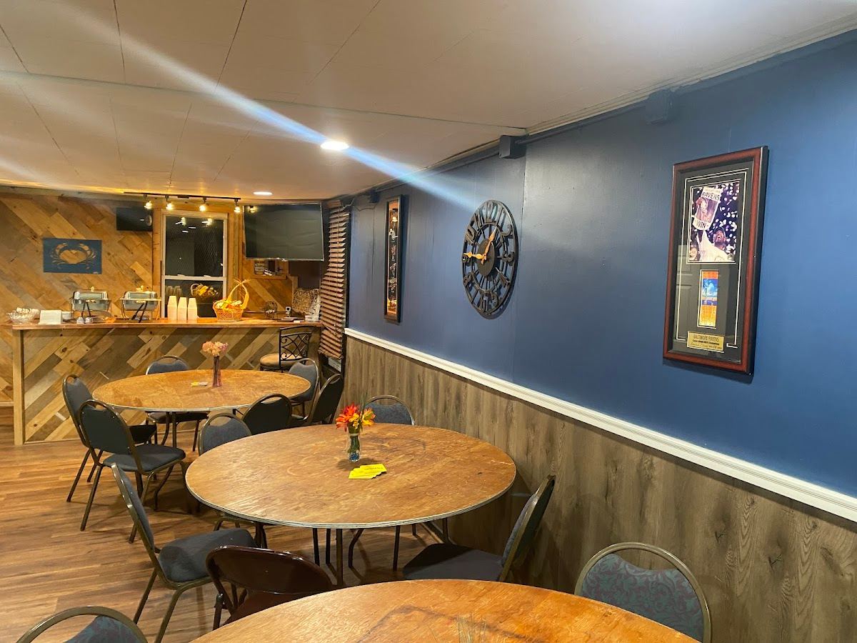 City Line Bar & Grill