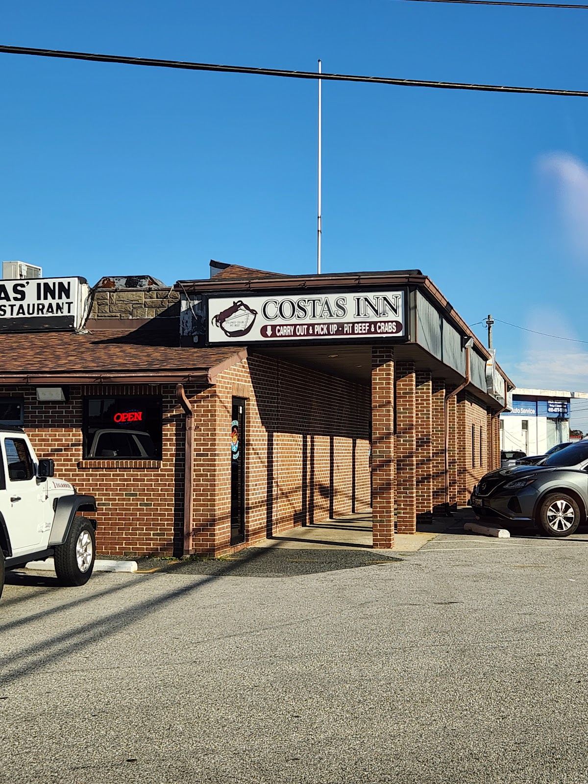 Costas Inn