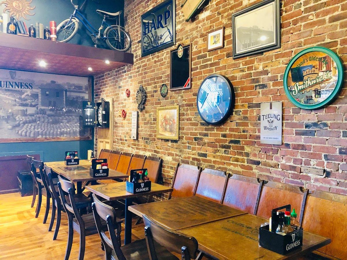 Leary's Landing Irish Pub