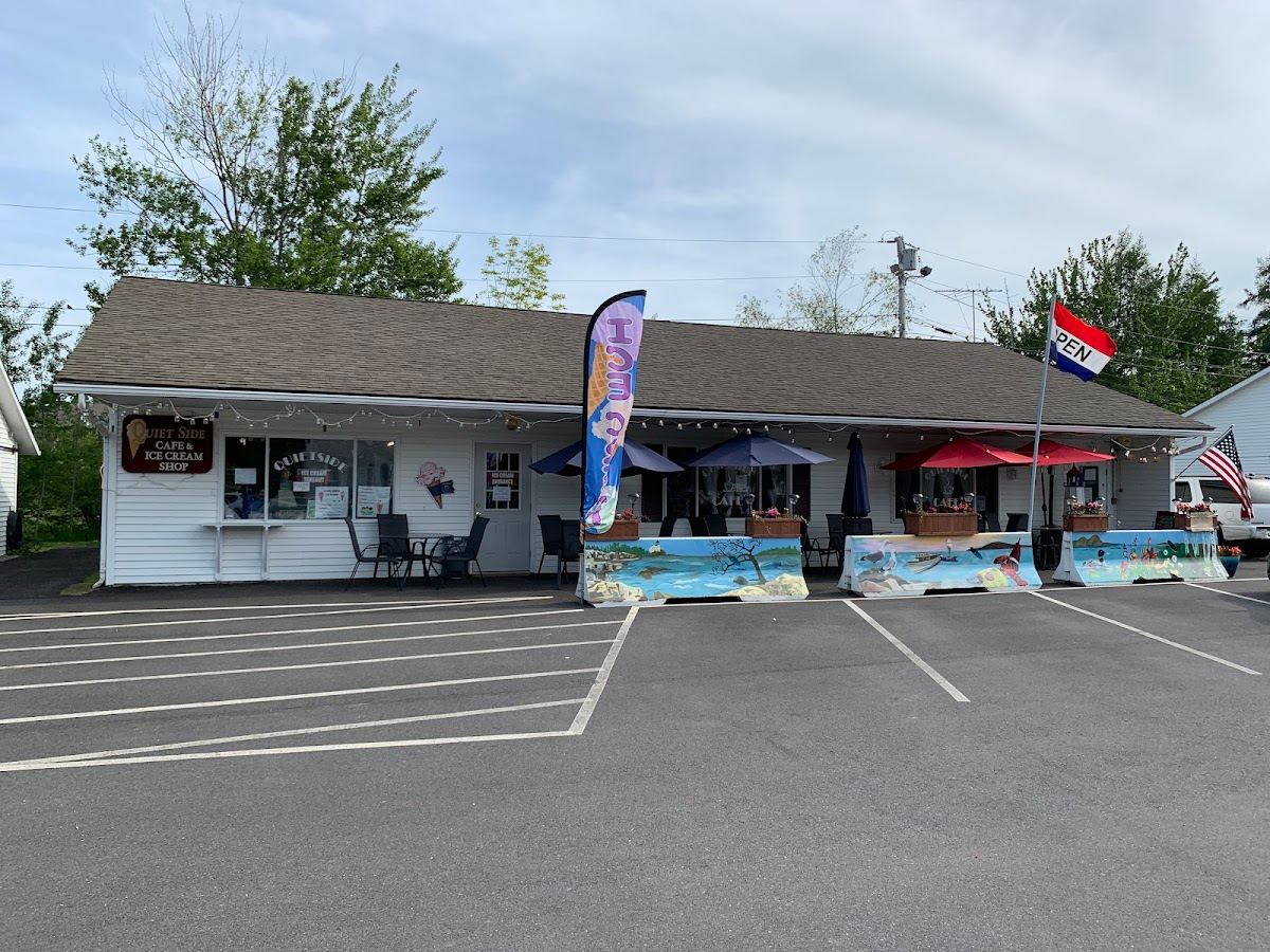 Quiet Side Cafe and Ice Cream Shop