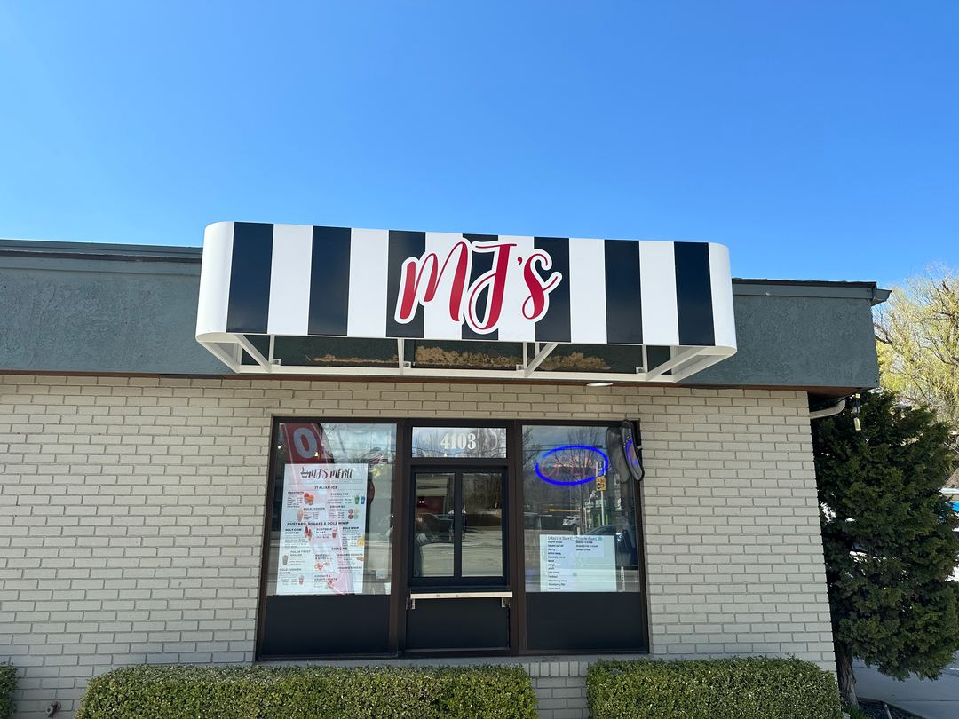MJ's Italian Ice & Custard Cafe
