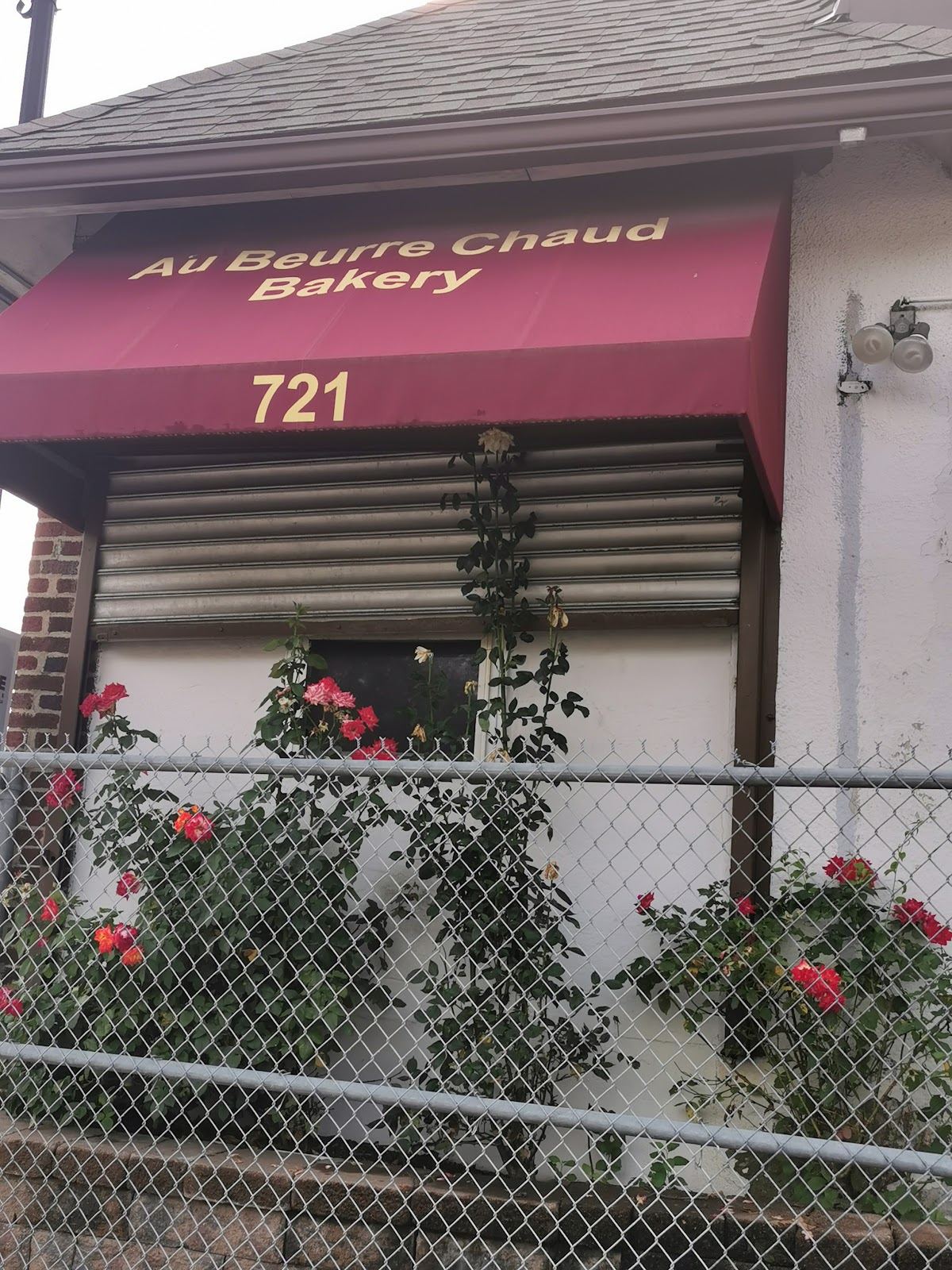 Au Beurre Chaud Bakery