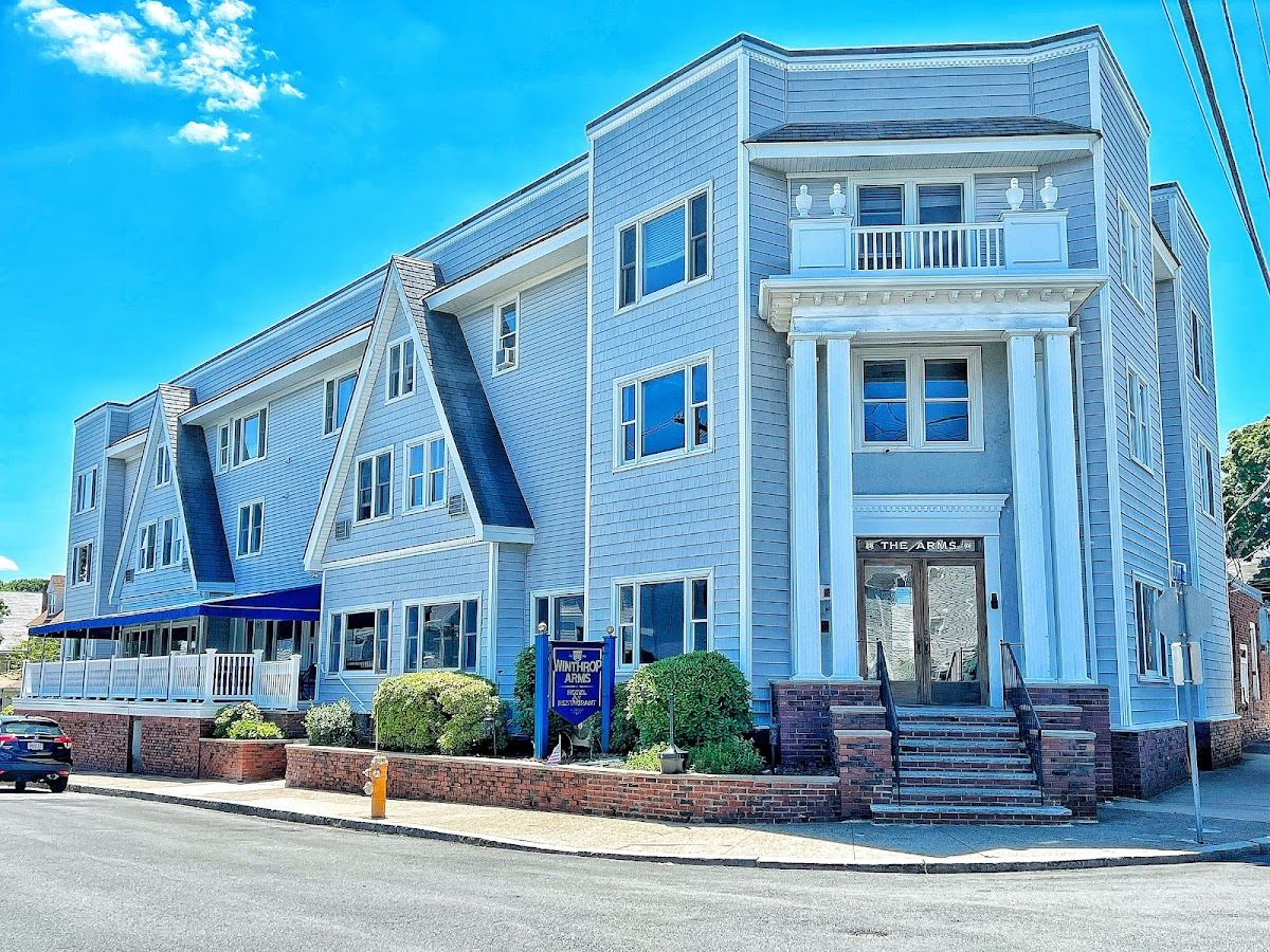 Winthrop Arms Hotel & Restaurant