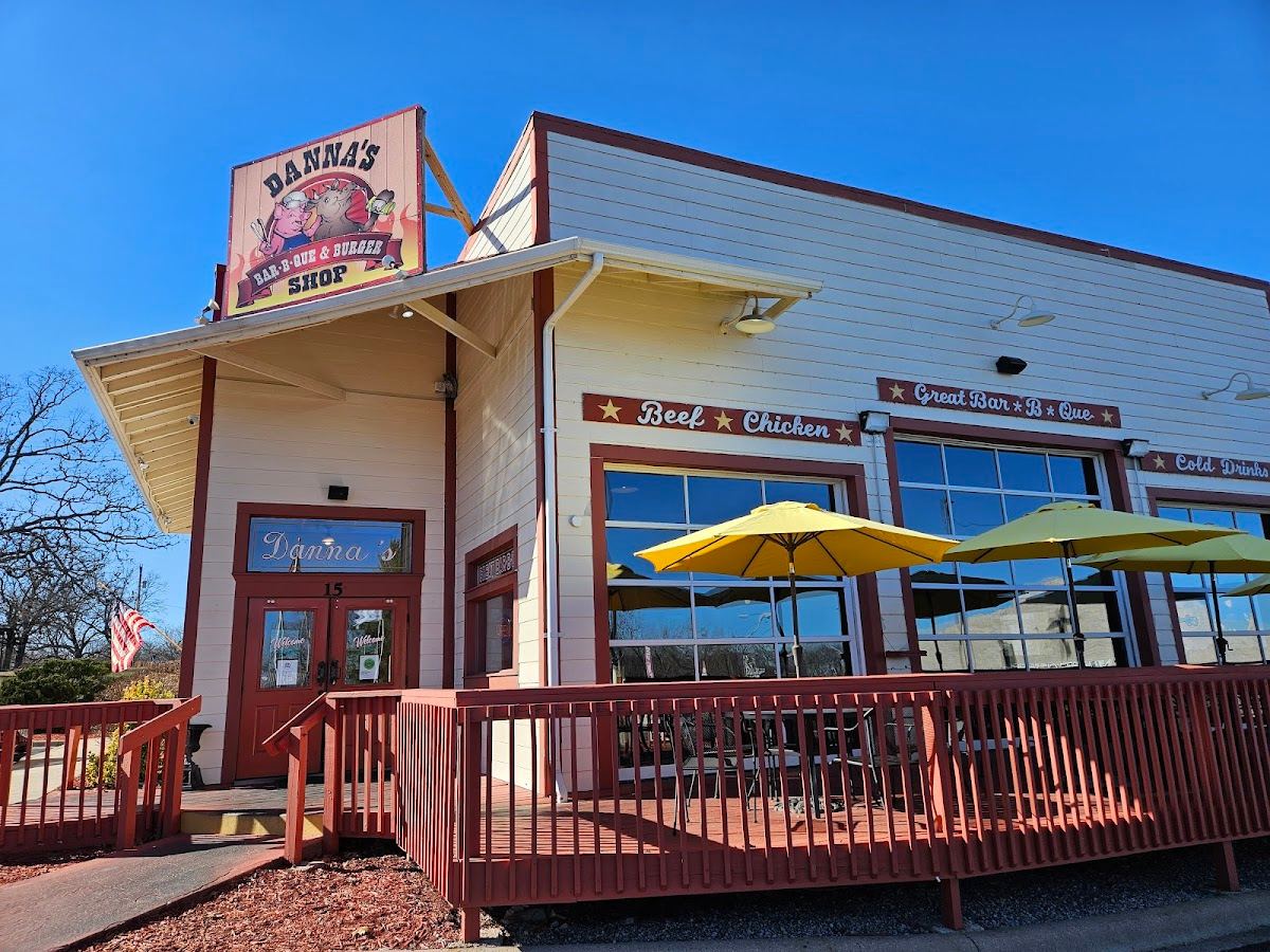 Danna’s BBQ and Burger Shop