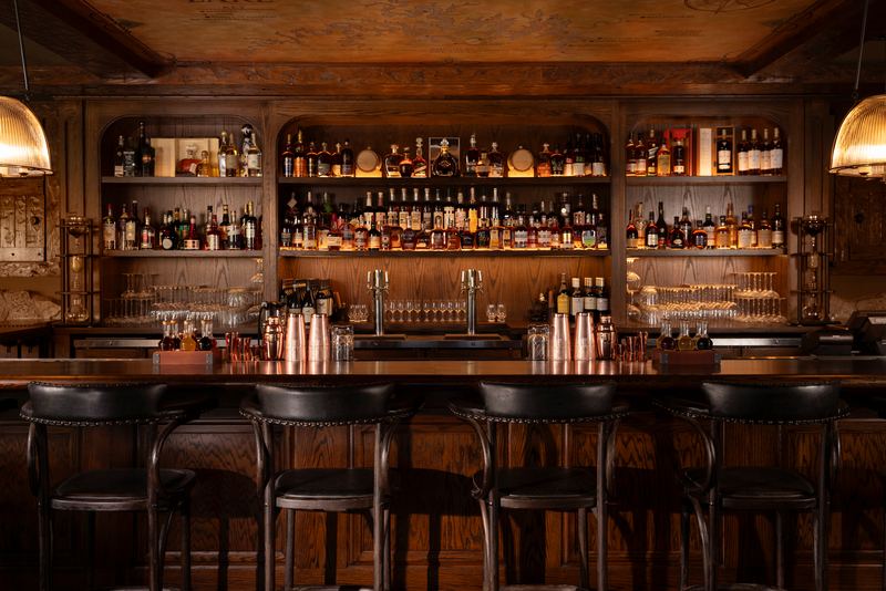 Harry's Cocktail Lounge & Bar