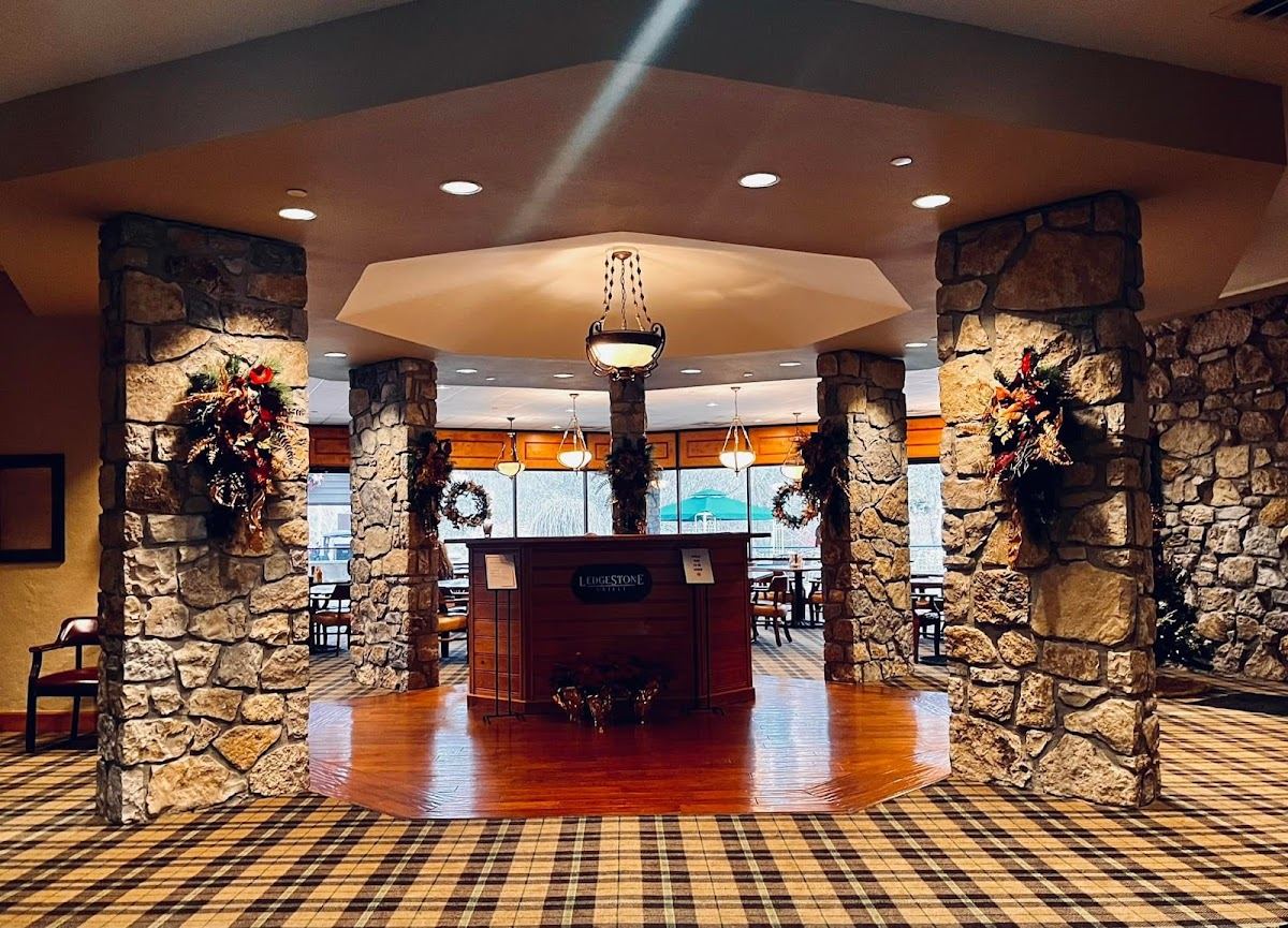 LedgeStone Grille
