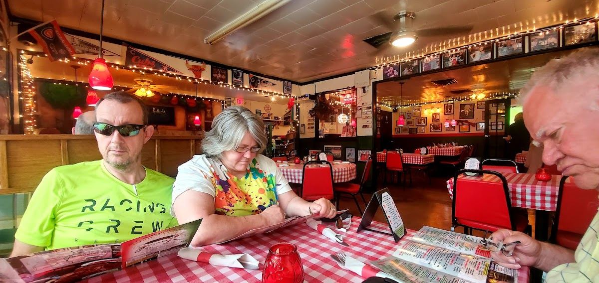 Mr Gilberti's Place Chicago Pizza