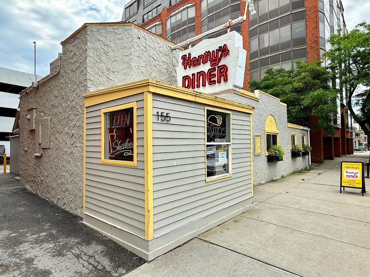 Henry's Diner