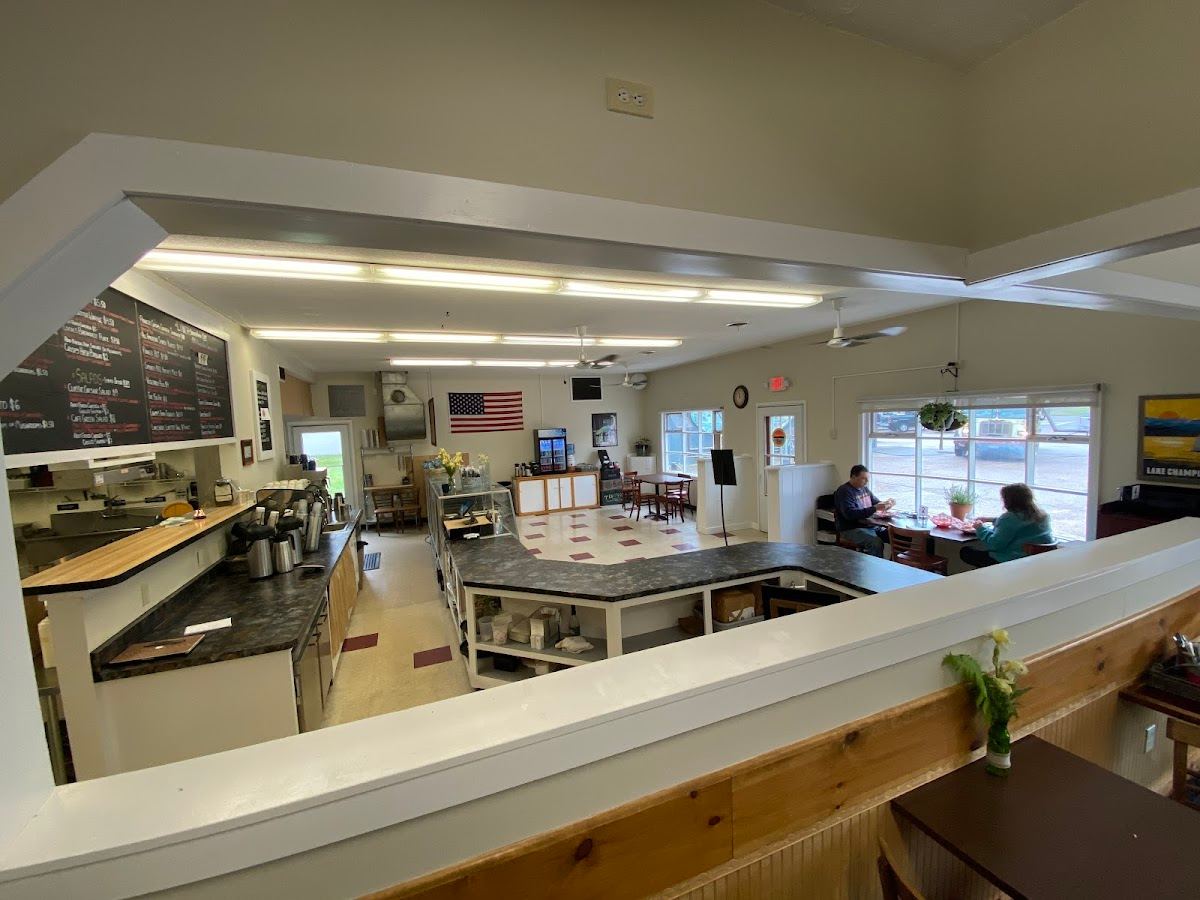 Pioneer Lakeshore Café