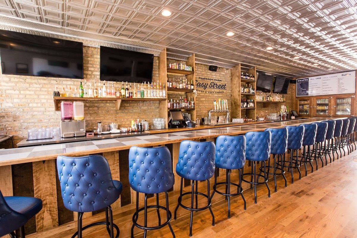 Easy Street Pizza & Beer Garden