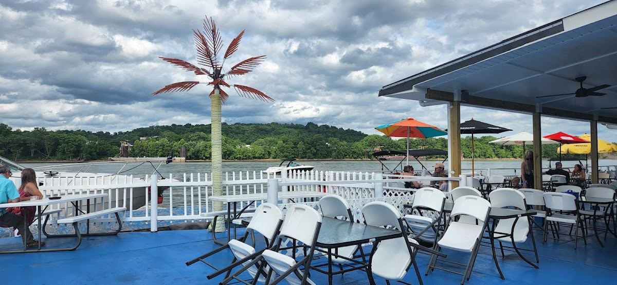 Riverside Marina Bar and Grill