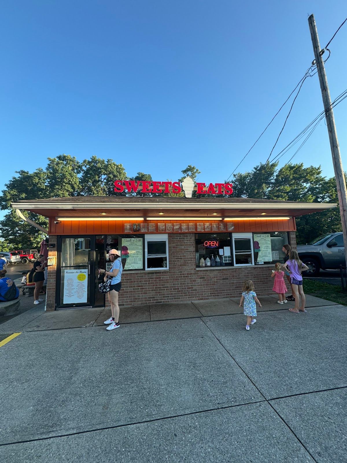 Sweet's N Eat's