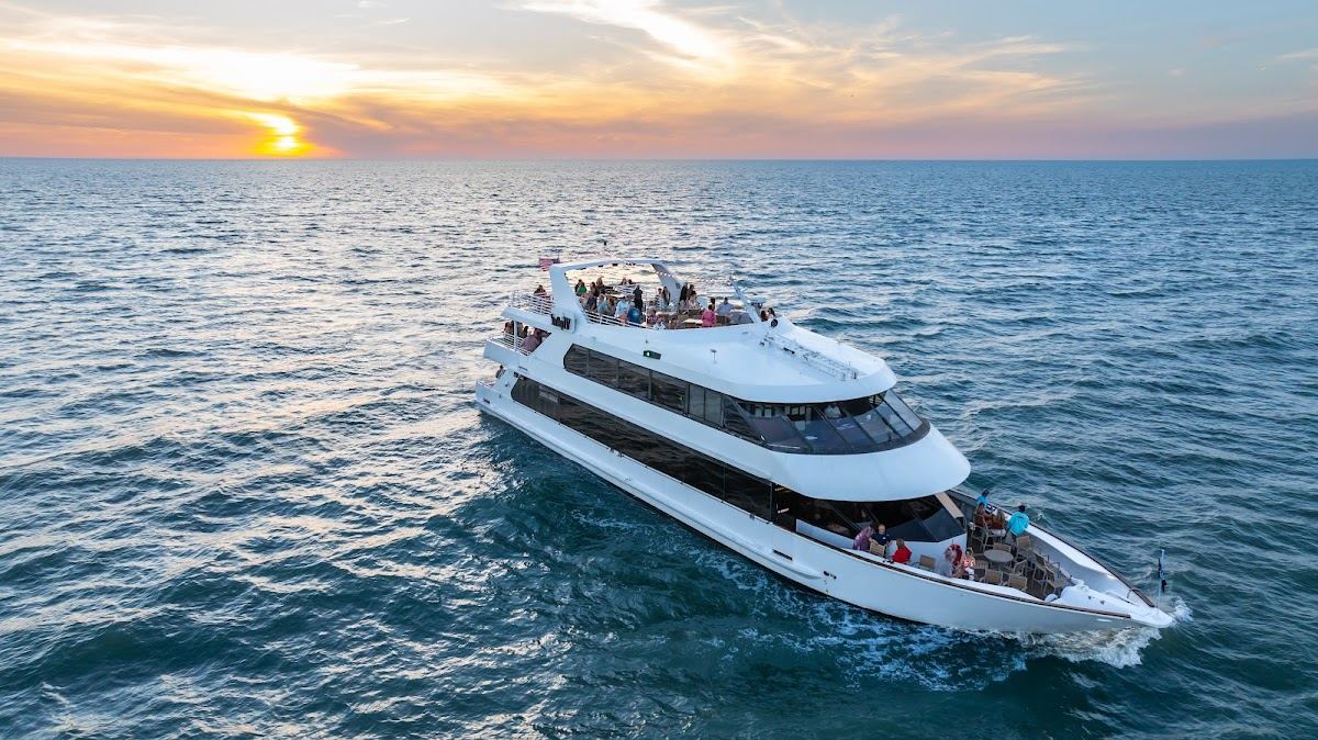 Yacht StarShip Cruises & Events