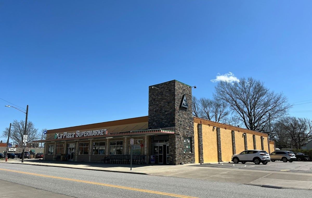 La Plaza Supermarket