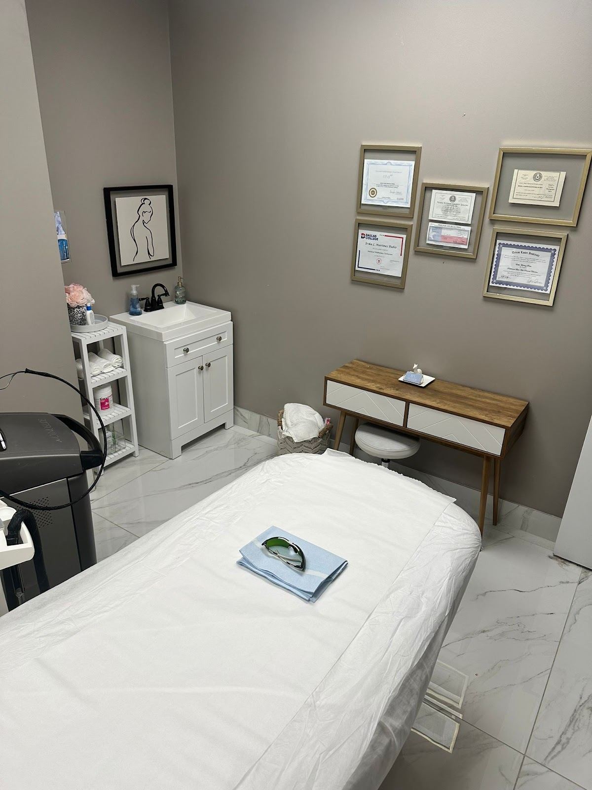 B'U Laser Med Spa