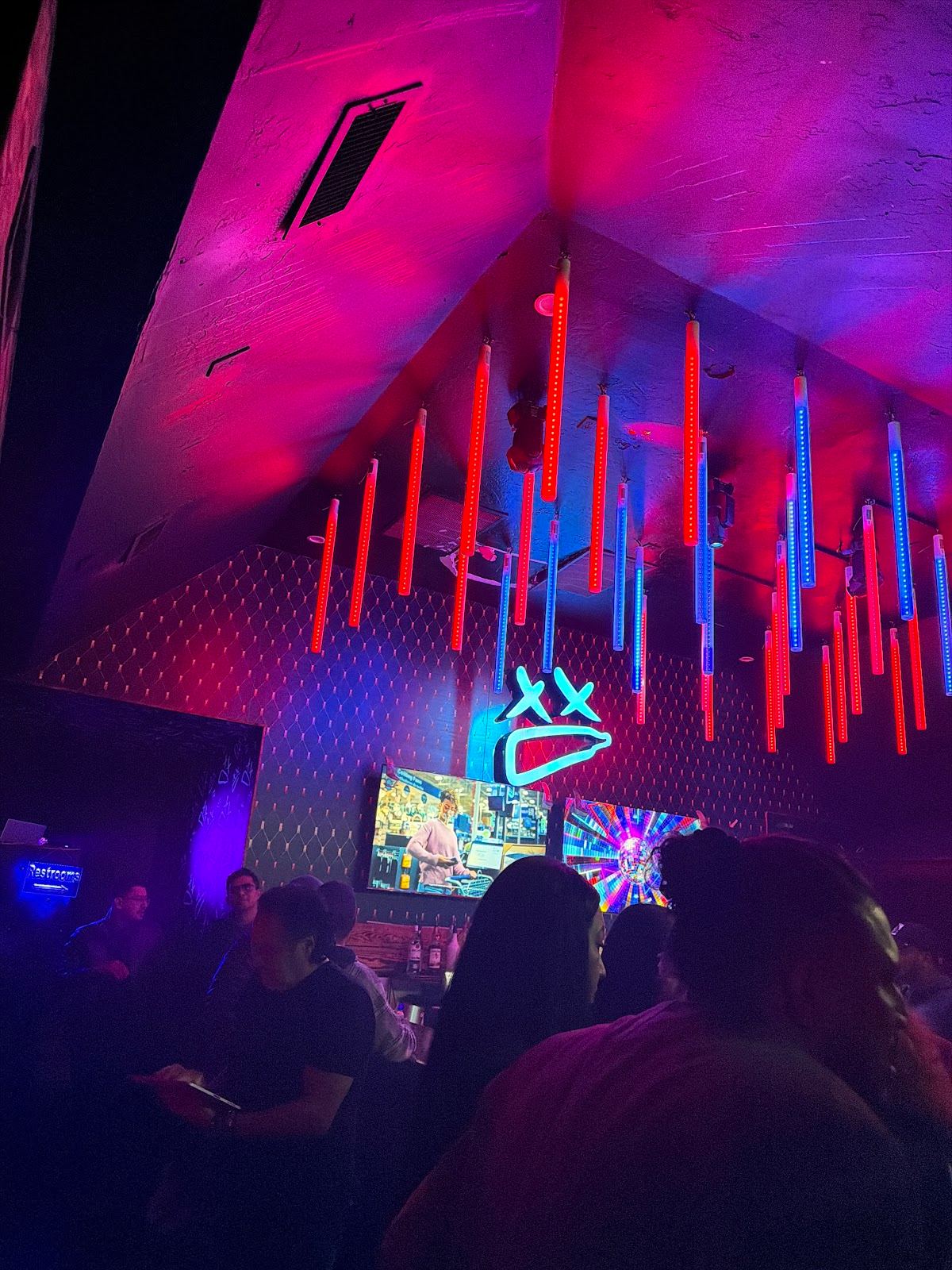 Bad habits lounge & tacos