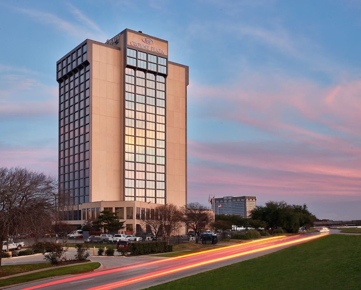 Crowne Plaza Dallas Market Ctr - Love Field by IHG