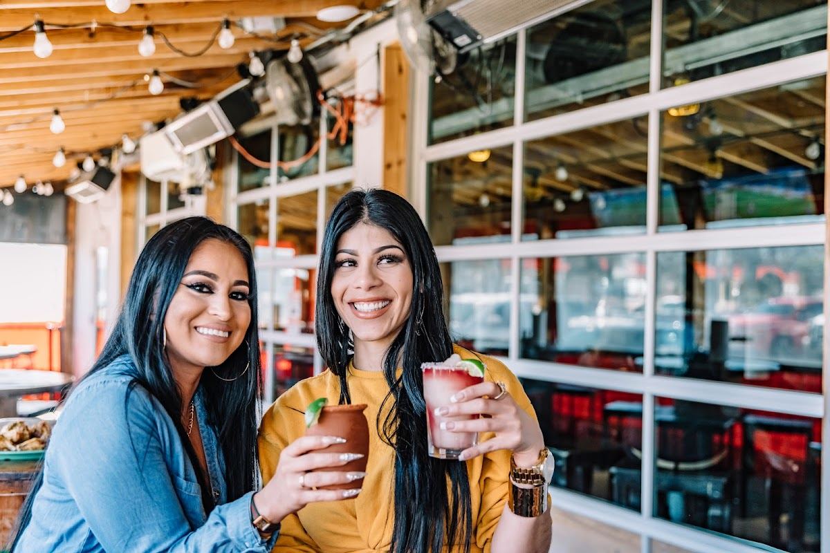 Ojos Locos Sports Cantina