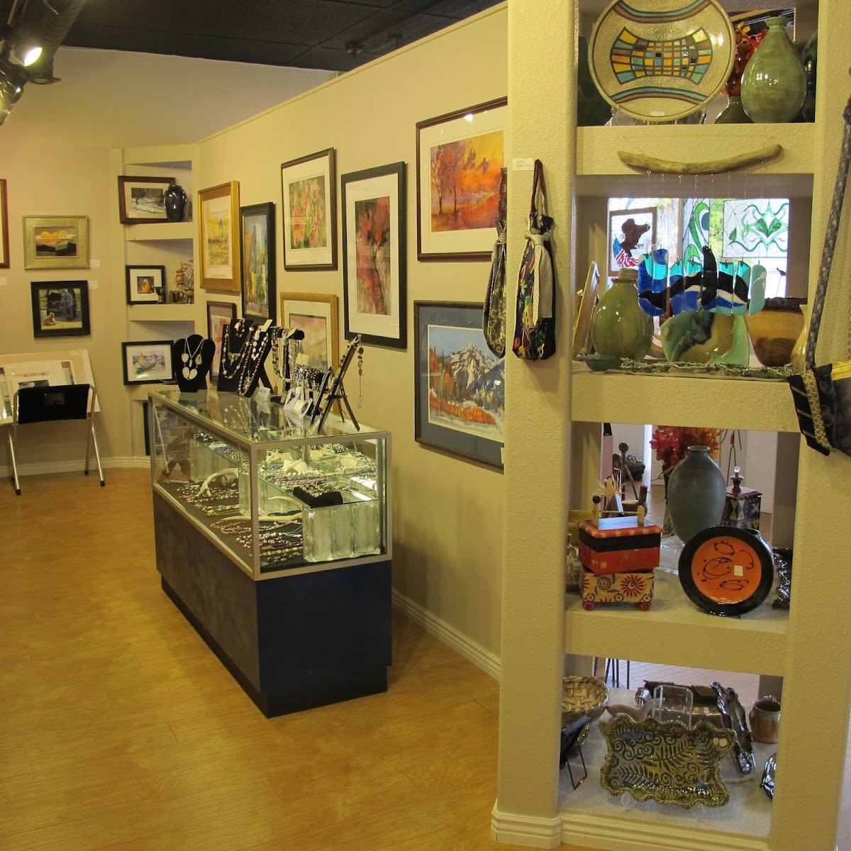 Aar River Gallery