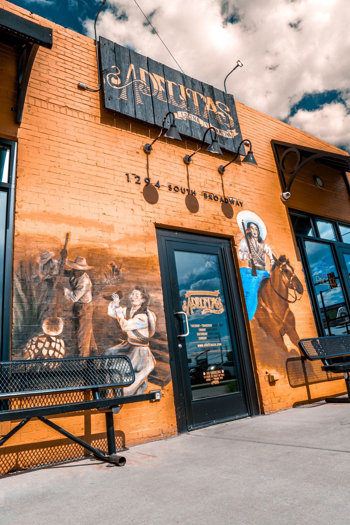 Adelitas Cocina Y Cantina