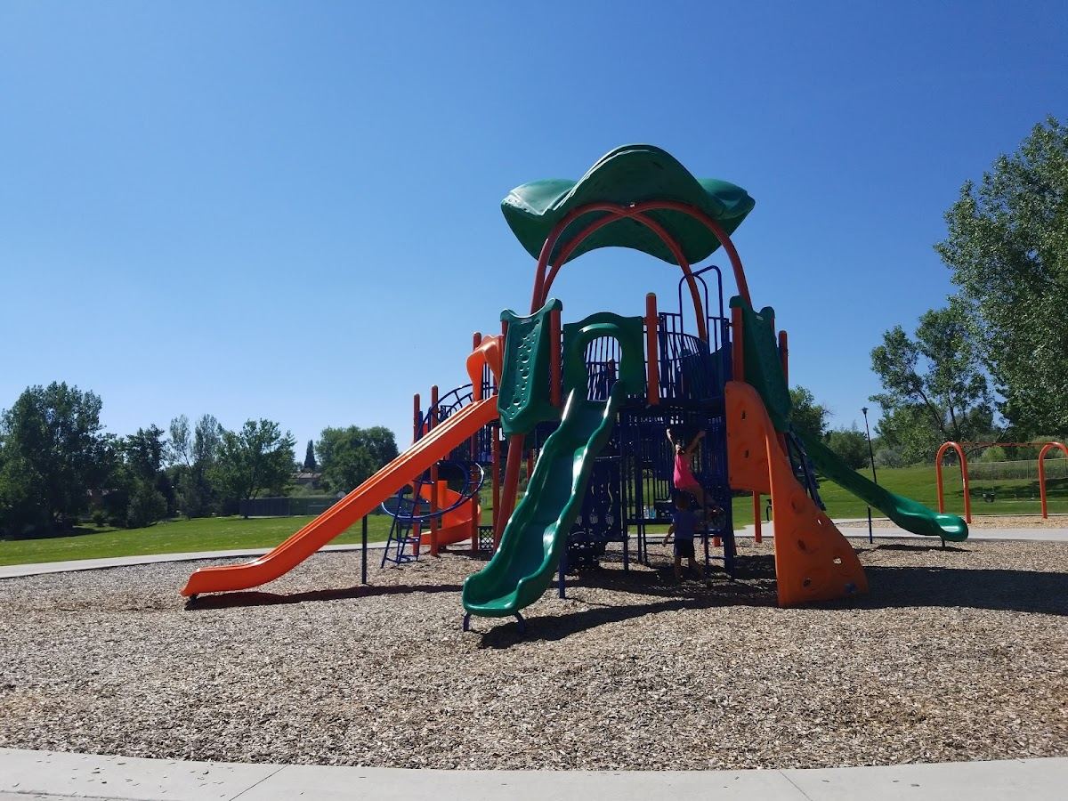 Club Crest Park North