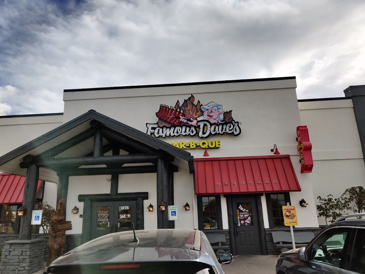 Famous Dave's Bar-B-Que
