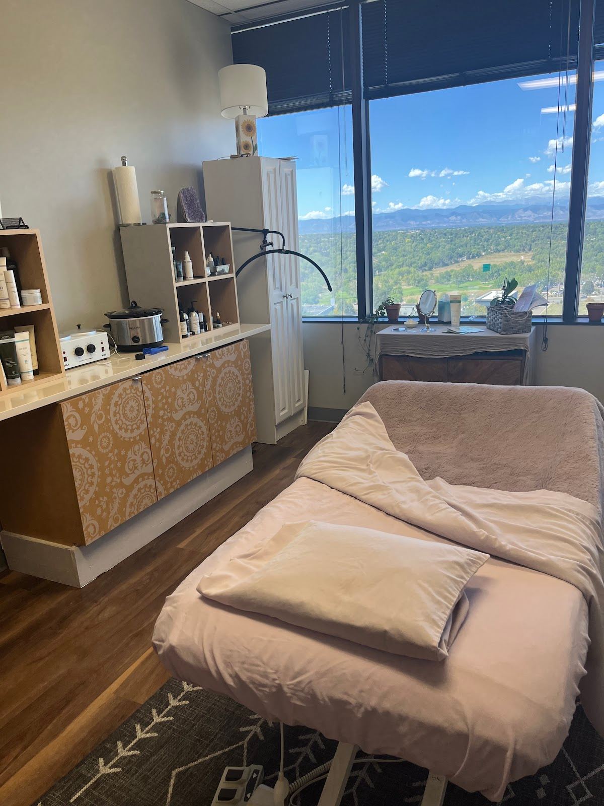 Flourish Beauty and Wellness Lounge
