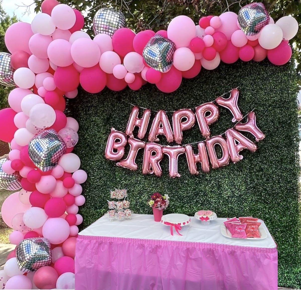 Graminda’s cupcakes and event decor