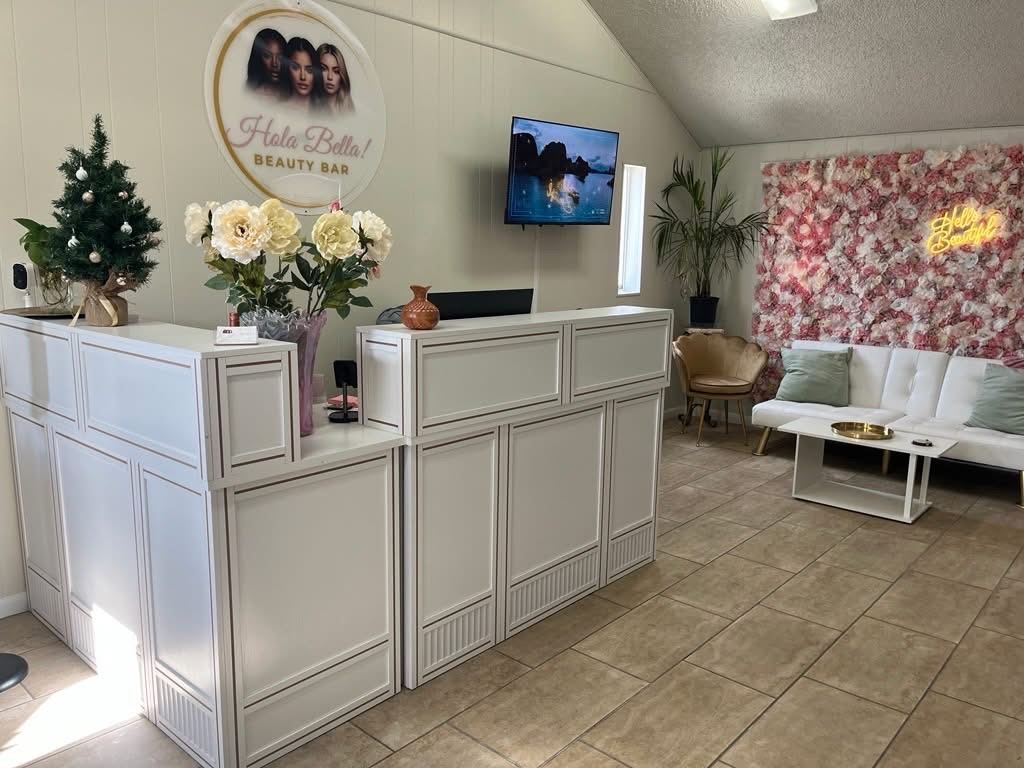 Hola Bella! Beauty Bar
