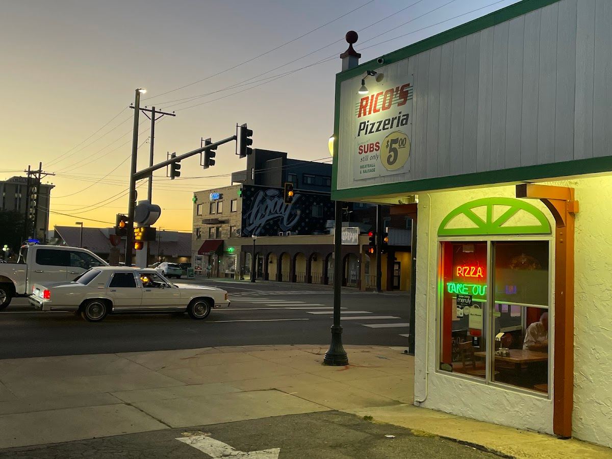 Rico's Pizzeria & Italian Kitchen