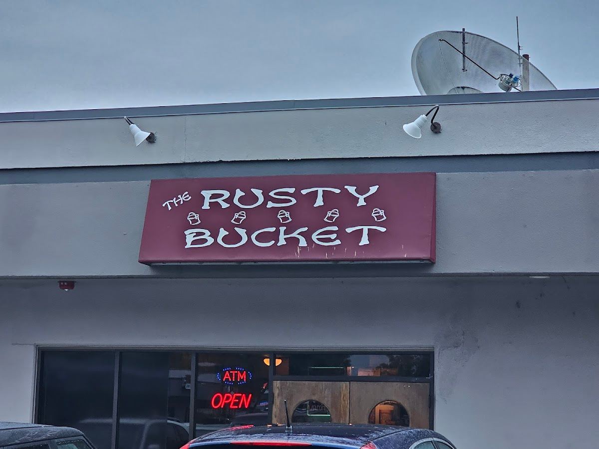 The Rusty Bucket Bar and Grill