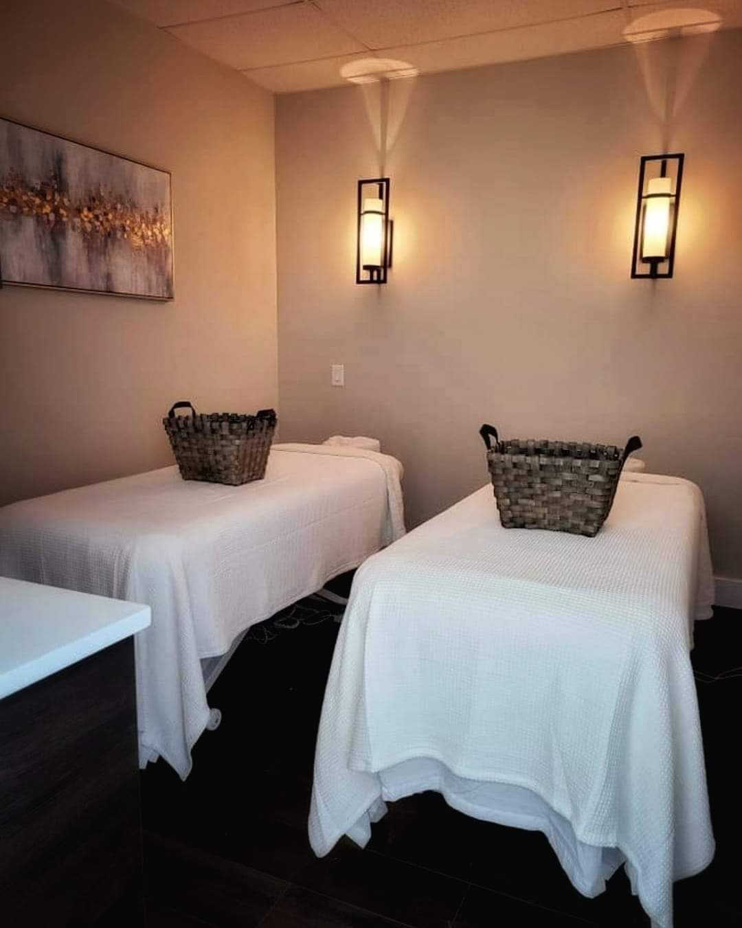 Emerald Sanctuary Spa at Summer Lake Plaza