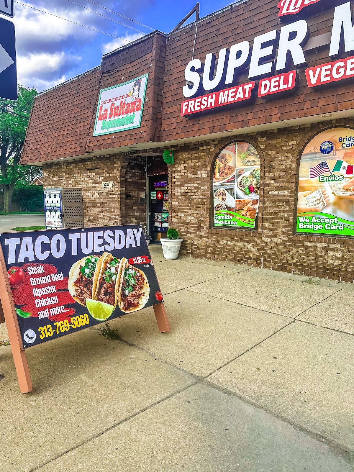 La Sultana Supermarket & Taqueria