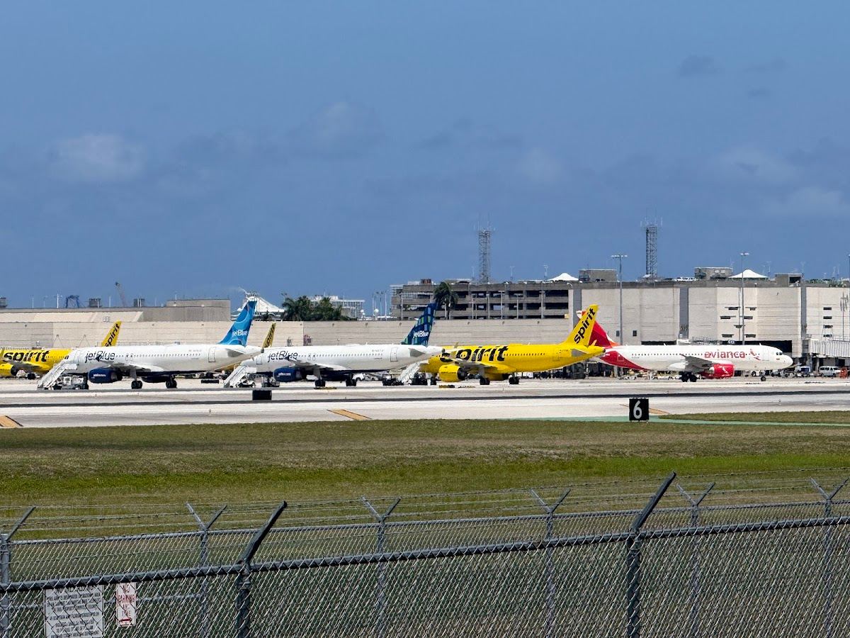 Ron Gardner Aircraft Viewing Area at Fort Lauderdale-Hollywood International Airport